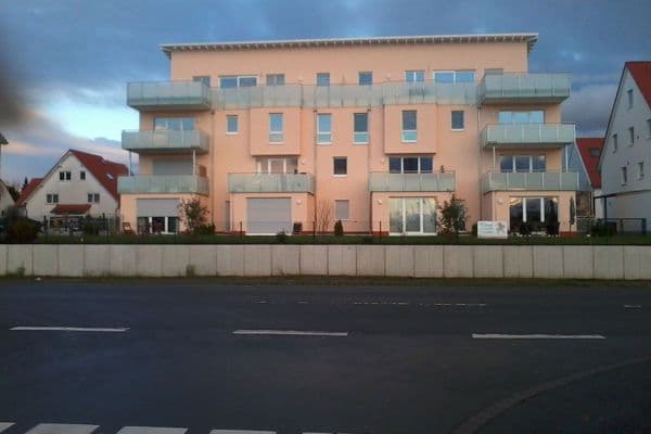 Prenájom bytu 2-izbový 76 m², Agilatrudstraße, Griesheim Prenájom bytu 2-izbový 76 m², Agilatrudstraße, Griesheim