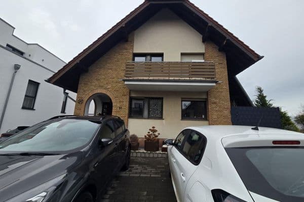 Prenájom bytu 3-izbový 95 m², Waldorfer Weg 41, Bornheim Prenájom bytu 3-izbový 95 m², Waldorfer Weg 41, Bornheim