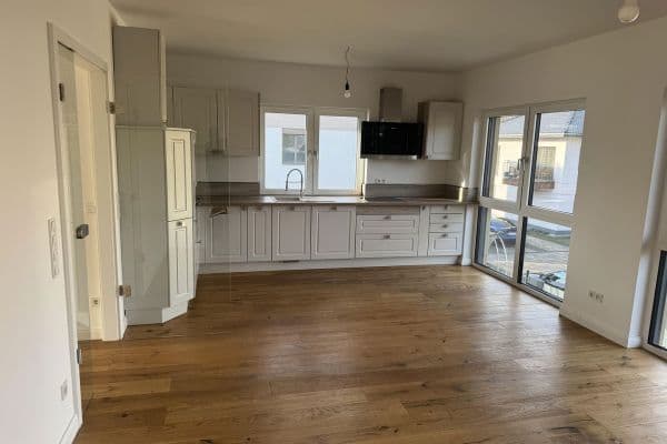 Prenájom bytu 4-izbový 89 m², Berlin, Berlín Prenájom bytu 4-izbový 89 m², Berlin, Berlín