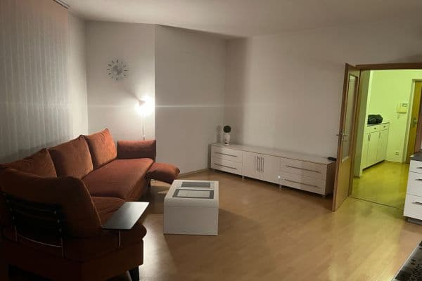 Prenájom bytu 2-izbový 86 m², třída Míru, Pardubice, Pardubický kraj Prenájom bytu 2-izbový 86 m², třída Míru, Pardubice, Pardubický kraj