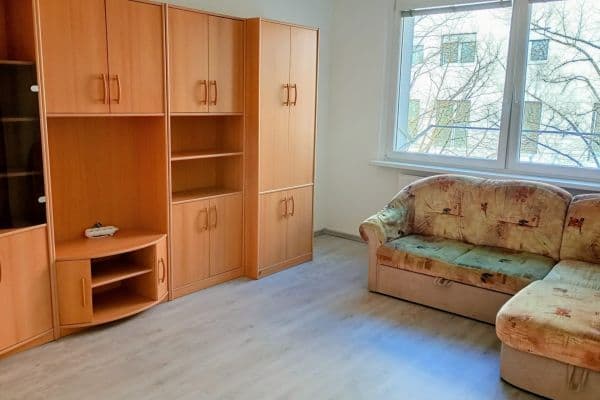 Prenájom bytu 1-izbový 34 m², Javorová, Zlín, Zlínský kraj Prenájom bytu 1-izbový 34 m², Javorová, Zlín, Zlínský kraj