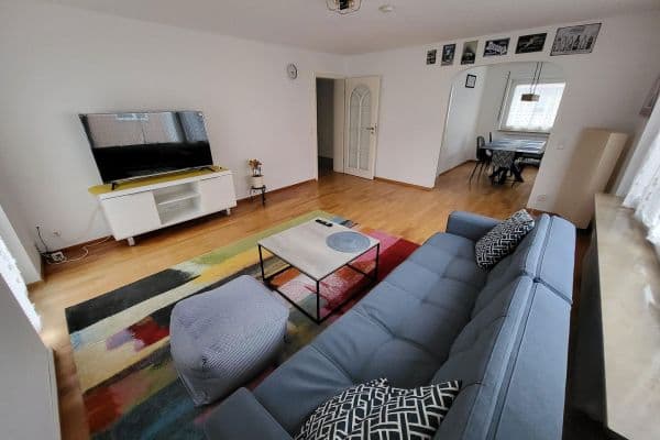 Prenájom bytu 3-izbový 85 m², Stuttgart, Bádensko-Wurttembersko Prenájom bytu 3-izbový 85 m², Stuttgart, Bádensko-Wurttembersko