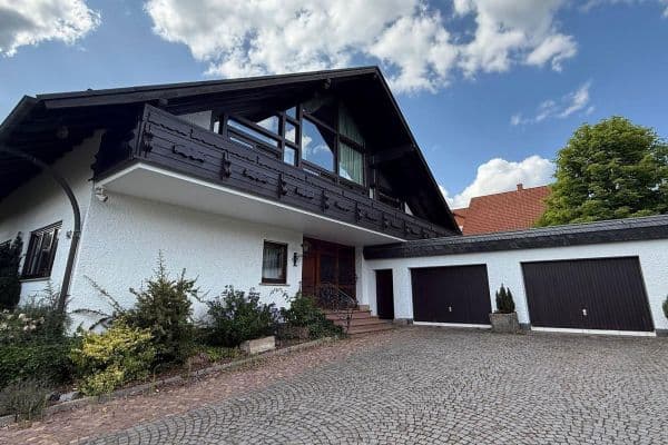 Predaj domu 478 m², pozemek 1.827 m², Neuhof Predaj domu 478 m², pozemek 1.827 m², Neuhof