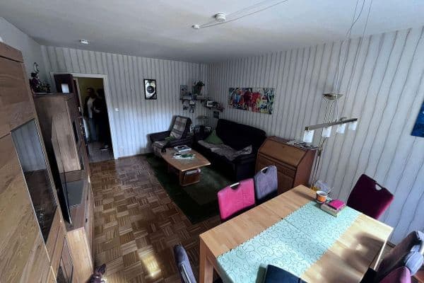 Prenájom bytu 4-izbový 80 m², Memeler Straße 16, Gladbeck Prenájom bytu 4-izbový 80 m², Memeler Straße 16, Gladbeck