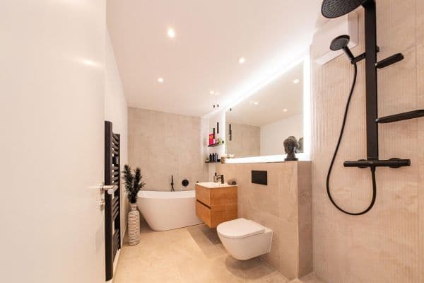 Predaj bytu 2-izbový 64 m², Berlin, Berlín Predaj bytu 2-izbový 64 m², Berlin, Berlín