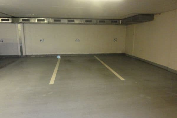 Prenájom garáže 15 m², Rižská, Praha Prenájom garáže 15 m², Rižská, Praha