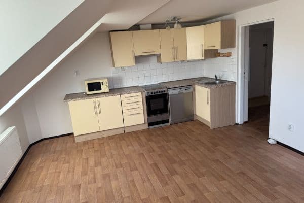 Prenájom bytu 2-izbový 54 m², Ostašovská, Liberec Prenájom bytu 2-izbový 54 m², Ostašovská, Liberec