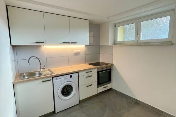 Prenájom bytu 1-izbový 30 m², náměstí Svaté Hedviky, Opava, Moravskoslezský kraj Prenájom bytu 1-izbový 30 m², náměstí Svaté Hedviky, Opava, Moravskoslezský kraj