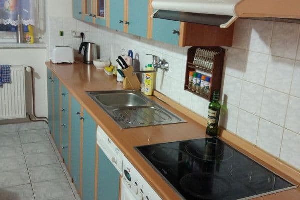 Prenájom bytu 3-izbový 76 m², Luční, Ostrov Prenájom bytu 3-izbový 76 m², Luční, Ostrov