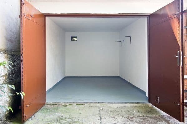 Prenájom garáže 20 m², Na Korábě, Praha 8 Prenájom garáže 20 m², Na Korábě, Praha 8