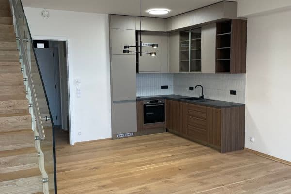 Prenájom bytu 2-izbový 76 m², V Přístavu, Praha Prenájom bytu 2-izbový 76 m², V Přístavu, Praha