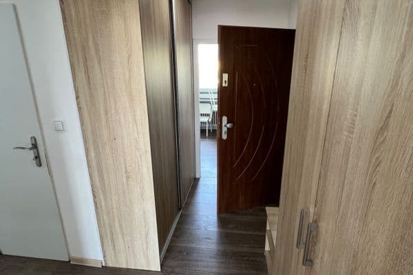 Prenájom bytu 3-izbový 71 m², Ostravská, Frýdek-Místek Prenájom bytu 3-izbový 71 m², Ostravská, Frýdek-Místek