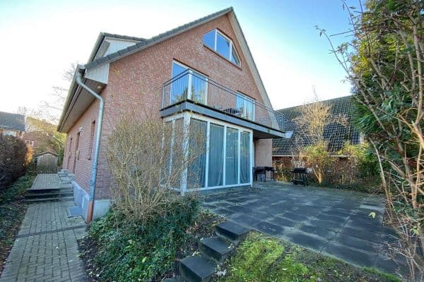 Prenájom bytu 4-izbový 130 m², Elbgaustr. 79B, Hamburg, Hamburg Prenájom bytu 4-izbový 130 m², Elbgaustr. 79B, Hamburg, Hamburg