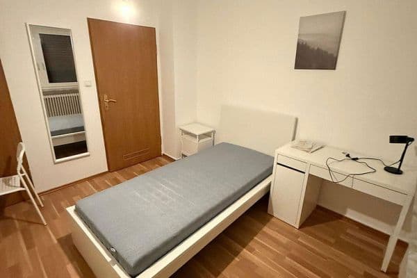 Prenájom bytu 13 m², Eckenheimer Landstraße 361, Frankfurt, Hesensko Prenájom bytu 13 m², Eckenheimer Landstraße 361, Frankfurt, Hesensko