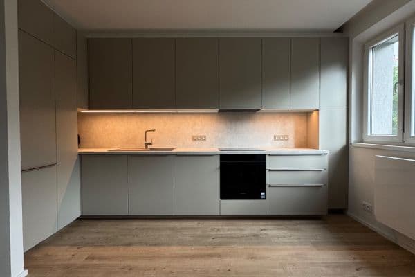 Prenájom bytu 2-izbový 42 m², Osadní, Praha Prenájom bytu 2-izbový 42 m², Osadní, Praha