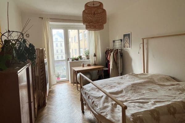 Prenájom bytu 2-izbový 51 m², Dvorecké náměstí, Praha Prenájom bytu 2-izbový 51 m², Dvorecké náměstí, Praha