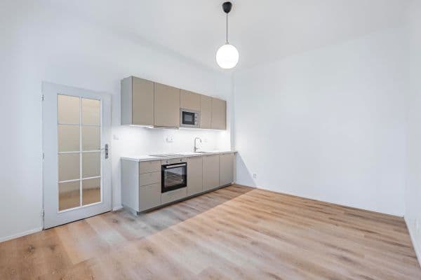 Prenájom bytu 1-izbový 26 m², U Kublova, Praha Prenájom bytu 1-izbový 26 m², U Kublova, Praha