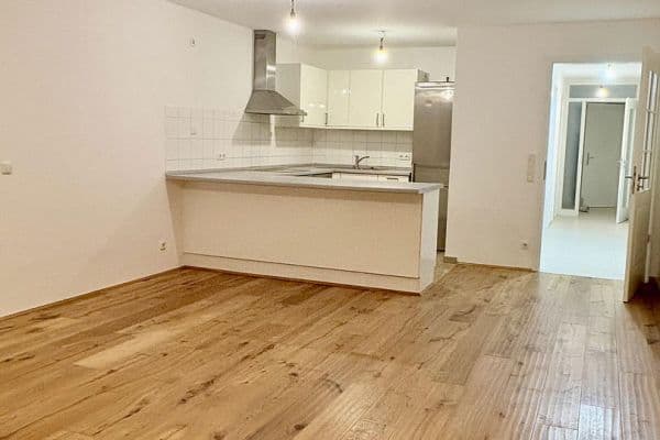 Prenájom bytu 2-izbový 72 m², München, Bavorsko Prenájom bytu 2-izbový 72 m², München, Bavorsko