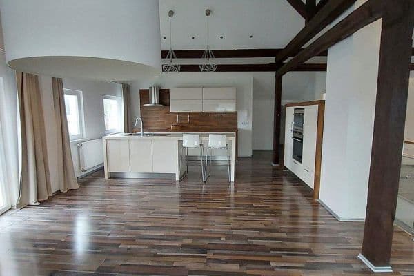 Prenájom bytu 3-izbový 110 m², Neckarbischofsheim Prenájom bytu 3-izbový 110 m², Neckarbischofsheim