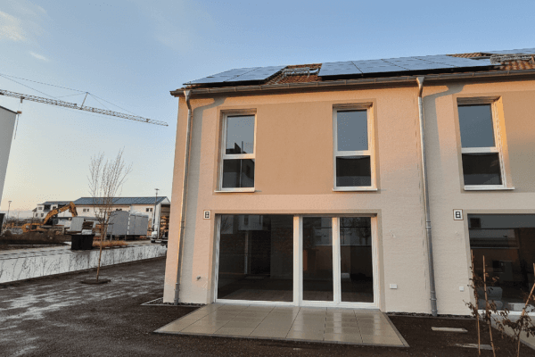 Predaj domu 136 m², pozemek 269 m², Nelkenstraße, Renningen Predaj domu 136 m², pozemek 269 m², Nelkenstraße, Renningen