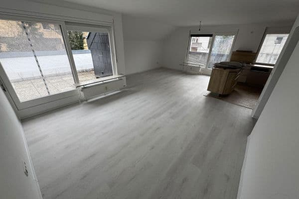 Prenájom bytu 4-izbový 110 m², Nürnberg (Mögeldorf), Bavorsko Prenájom bytu 4-izbový 110 m², Nürnberg (Mögeldorf), Bavorsko