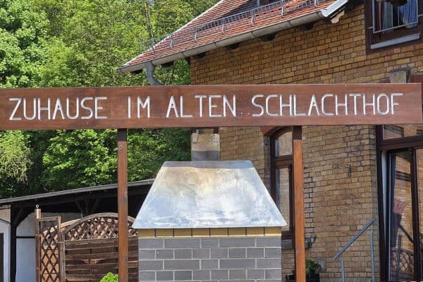 Prenájom bytu 4-izbový 155 m², Kitscherstr. 10, Crimmitschau, Sasko Prenájom bytu 4-izbový 155 m², Kitscherstr. 10, Crimmitschau, Sasko