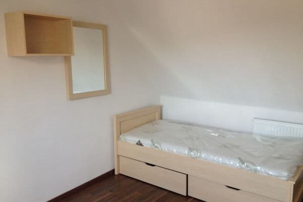 Prenájom bytu 4-izbový 15 m², Valchařská, Brno Prenájom bytu 4-izbový 15 m², Valchařská, Brno