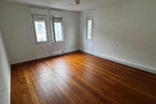 Prenájom bytu 2-izbový 61 m², Uhlandstraße 20, Esslingen am Neckar Prenájom bytu 2-izbový 61 m², Uhlandstraße 20, Esslingen am Neckar