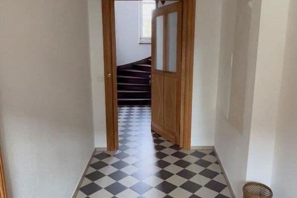 Prenájom bytu 3-izbový 118 m², Bleichstr. 30, Gernsbach Prenájom bytu 3-izbový 118 m², Bleichstr. 30, Gernsbach