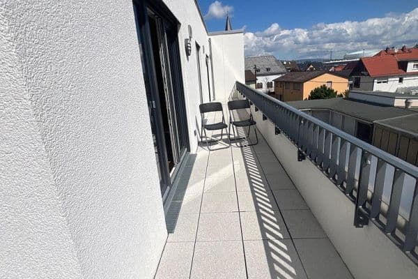 Prenájom bytu 2-izbový 80 m², Frankfurt am Main, Hesensko Prenájom bytu 2-izbový 80 m², Frankfurt am Main, Hesensko