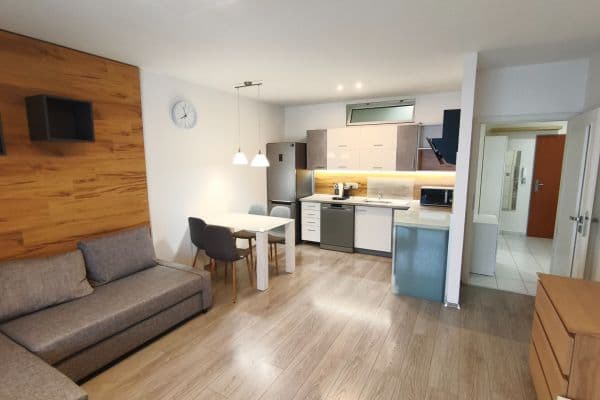 Prenájom bytu 3-izbový 57 m², Na Okraji, Hořovice, Středočeský kraj Prenájom bytu 3-izbový 57 m², Na Okraji, Hořovice, Středočeský kraj