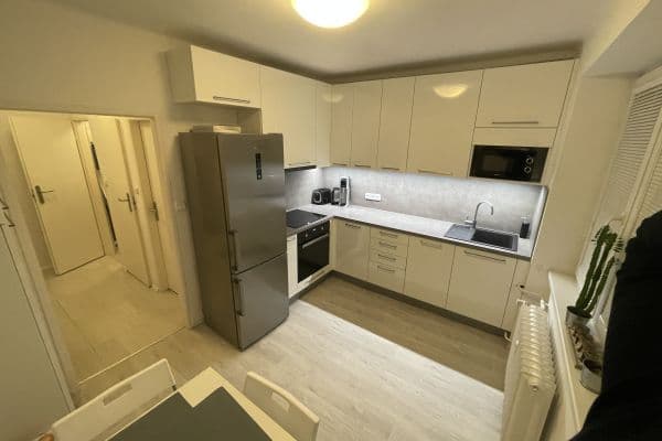 Prenájom bytu 2-izbový 62 m², Chlumčanského, Praha Prenájom bytu 2-izbový 62 m², Chlumčanského, Praha
