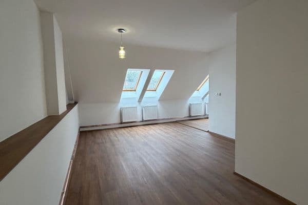 Prenájom bytu 3-izbový 104 m², Masarykova třída, Teplice, Ústecký kraj Prenájom bytu 3-izbový 104 m², Masarykova třída, Teplice, Ústecký kraj