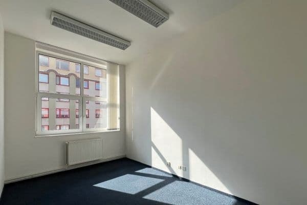 Prenájom kancelárie 13 m², U Kunratického lesa, Praha Prenájom kancelárie 13 m², U Kunratického lesa, Praha
