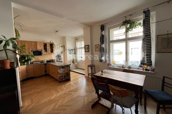 Prenájom bytu 4-izbový 104 m², Schnirchova, Praha