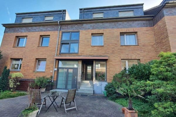 Prenájom bytu 3-izbový 82 m², Duisburg, Severné Porýnie - Westfálsko Prenájom bytu 3-izbový 82 m², Duisburg, Severné Porýnie - Westfálsko