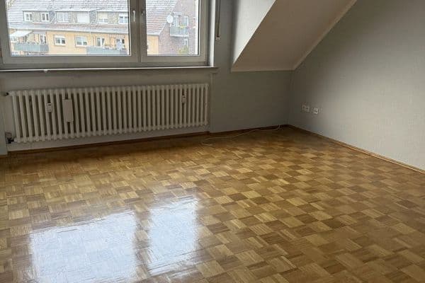 Prenájom bytu 3-izbový 97 m², Oberhausen Prenájom bytu 3-izbový 97 m², Oberhausen
