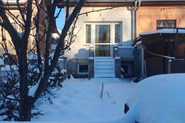 Prenájom bytu 1-izbový 32 m², Přímá, Praha Prenájom bytu 1-izbový 32 m², Přímá, Praha