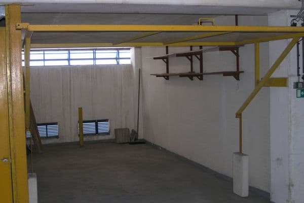 Prenájom garáže 18 m², Holušická, Praha Prenájom garáže 18 m², Holušická, Praha