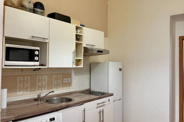 Prenájom bytu 1-izbový 44 m², Husitská, Praha Prenájom bytu 1-izbový 44 m², Husitská, Praha