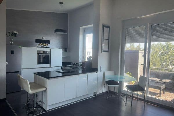 Prenájom bytu 3-izbový 80 m², Kansasstrase, Kornwestheim Prenájom bytu 3-izbový 80 m², Kansasstrase, Kornwestheim