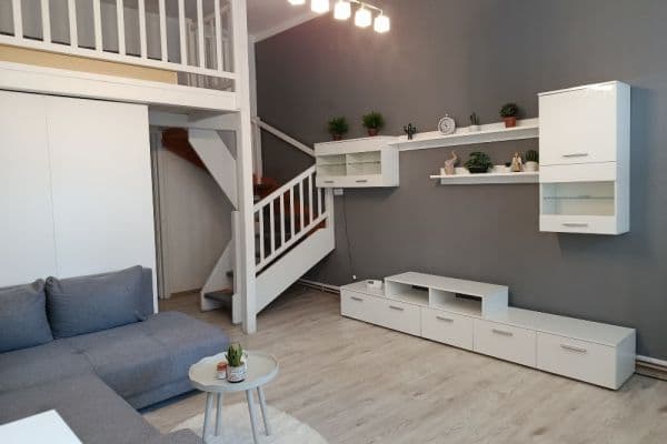 Prenájom bytu 1-izbový 40 m², Sokolovská, Karlovy Vary Prenájom bytu 1-izbový 40 m², Sokolovská, Karlovy Vary