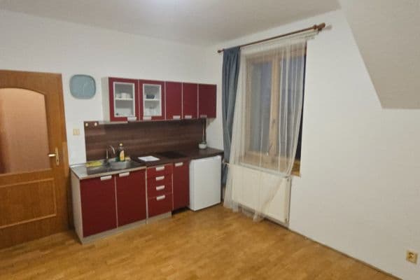 Prenájom bytu Garsoniéra 20 m², J. Štulíka, Zvole Prenájom bytu Garsoniéra 20 m², J. Štulíka, Zvole