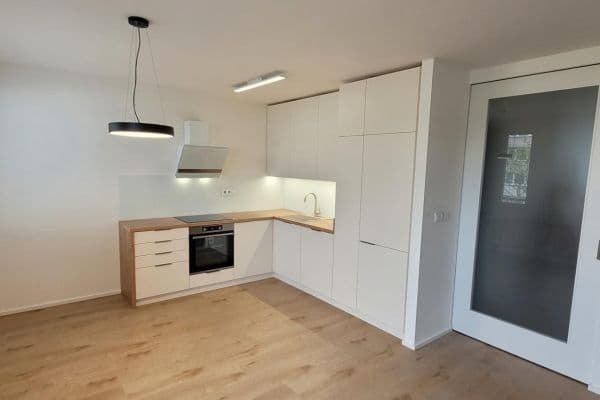 Prenájom bytu 3-izbový 67 m², Na Strži, Praha Prenájom bytu 3-izbový 67 m², Na Strži, Praha