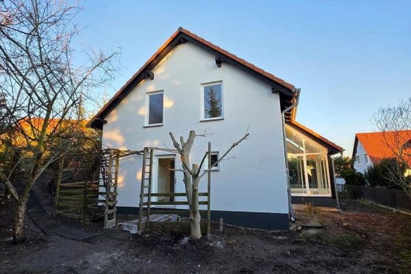Predaj domu 121 m², pozemek 554 m², Deumener Weg 1, Hohenmölsen, Sasko-Anhaltsko Predaj domu 121 m², pozemek 554 m², Deumener Weg 1, Hohenmölsen, Sasko-Anhaltsko