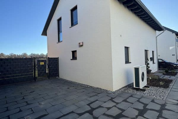 Predaj domu 130 m², pozemek 439 m², Solingen Predaj domu 130 m², pozemek 439 m², Solingen