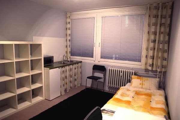 Prenájom bytu 1-izbový 14 m², Tovární, Praha Prenájom bytu 1-izbový 14 m², Tovární, Praha