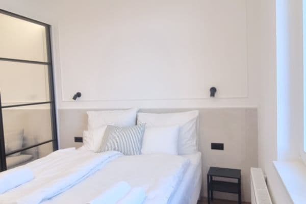 Prenájom bytu 2-izbový 42 m², Bořivojova, Praha Prenájom bytu 2-izbový 42 m², Bořivojova, Praha