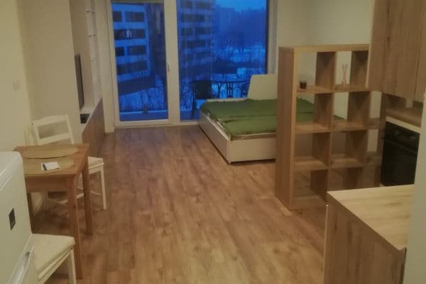 Prenájom bytu 1-izbový 38 m², Lužná, Petržalka Prenájom bytu 1-izbový 38 m², Lužná, Petržalka