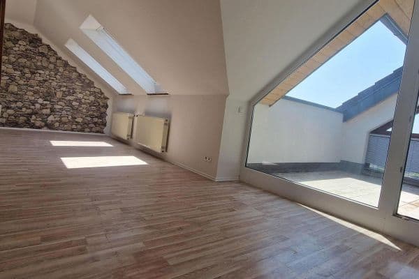 Predaj bytu 3-izbový 80 m², Stockstadt Predaj bytu 3-izbový 80 m², Stockstadt